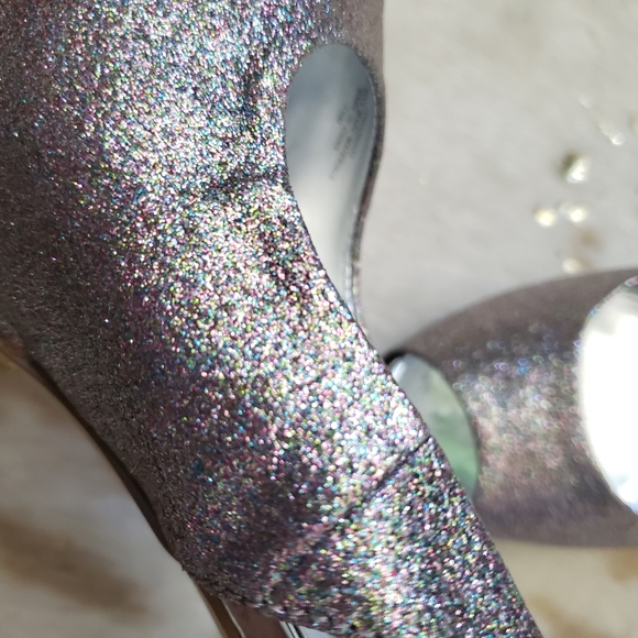 NEW Guess 7.5 Sparkle Silver Heels Multi Color - Picture 6 of 10